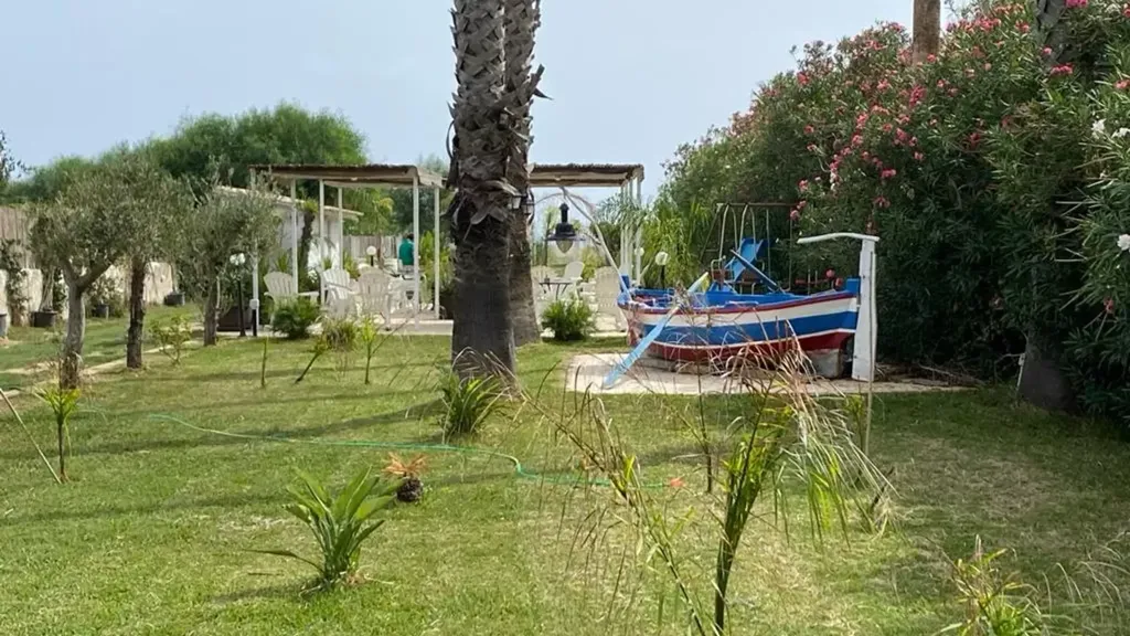 Aed - Villa with Sea View and Private Beach in Avola