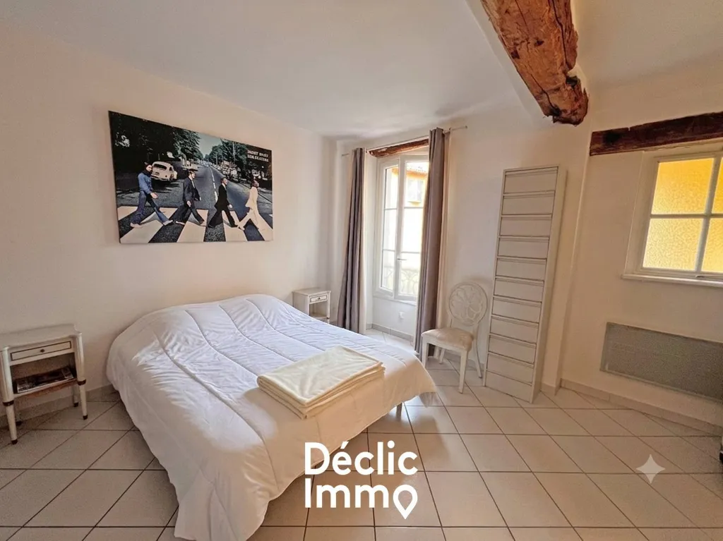 Bedrooms - Two-Unit Apartment Complex near Historic Centre