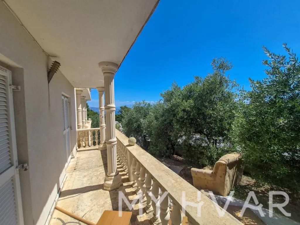 Terrasse - Family House with Seafront in Jelsa