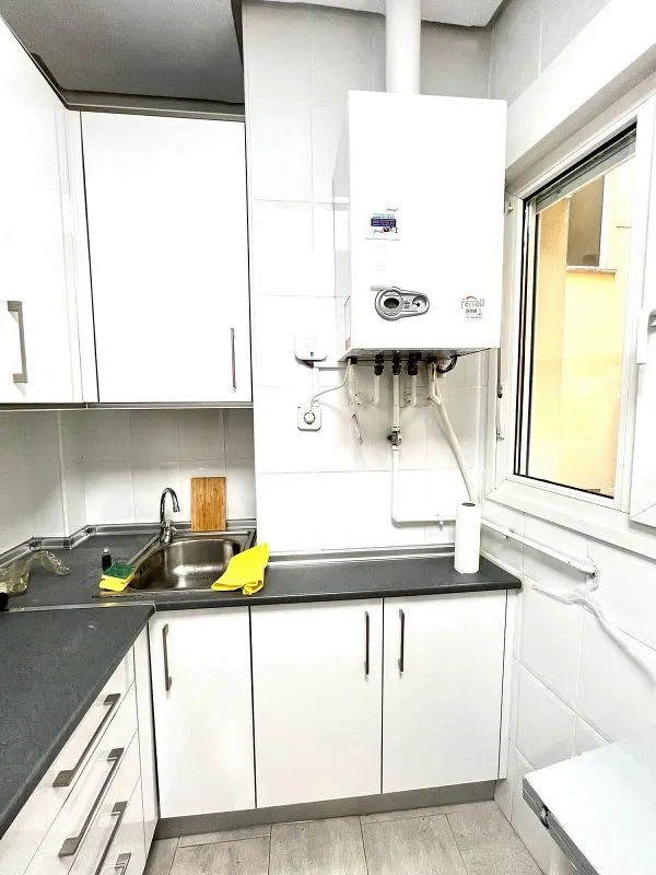 Cuisine - Furnished Flat with Balcony in Gran Vía