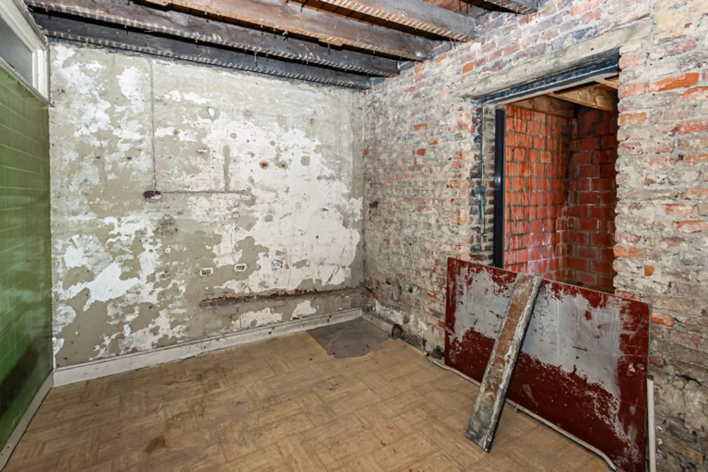 Toad - House with Renovation Potential in Frameries