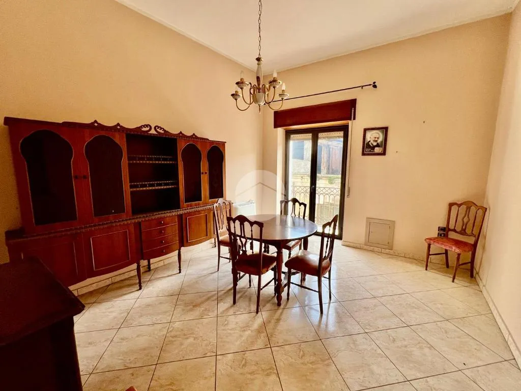 Salle à manger - Apartment with Balconies in Cosenza Centre
