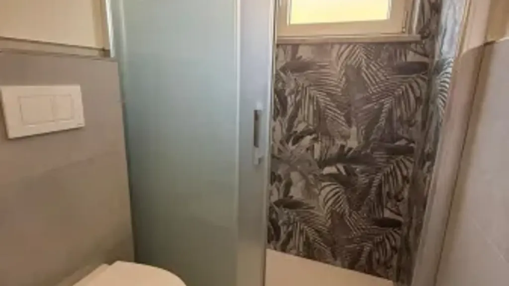 Vannitoad - Rented Flat with Balcony in Nettuno Centre