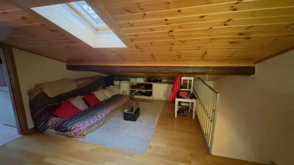 Rooms - Rustic Apartment with Balcony in Florence