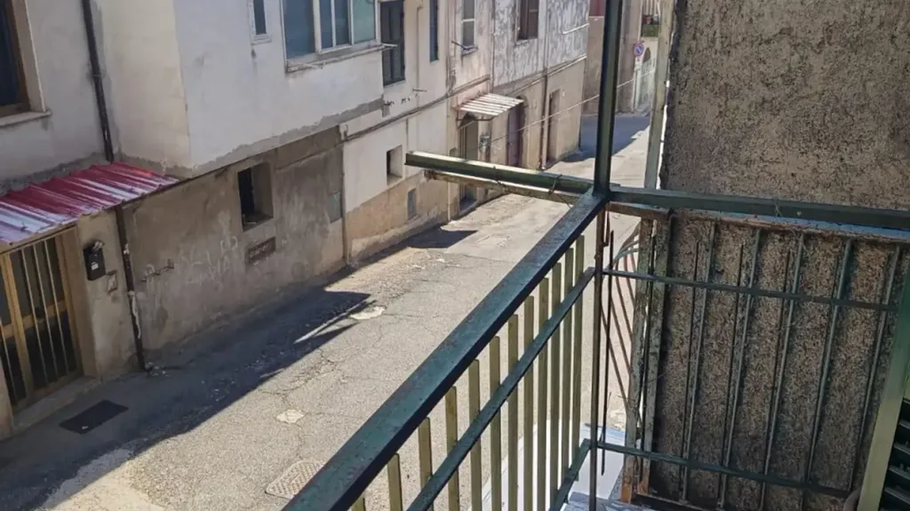 Balcon - Two-Bedroom Apartment with Balcony in Moricone