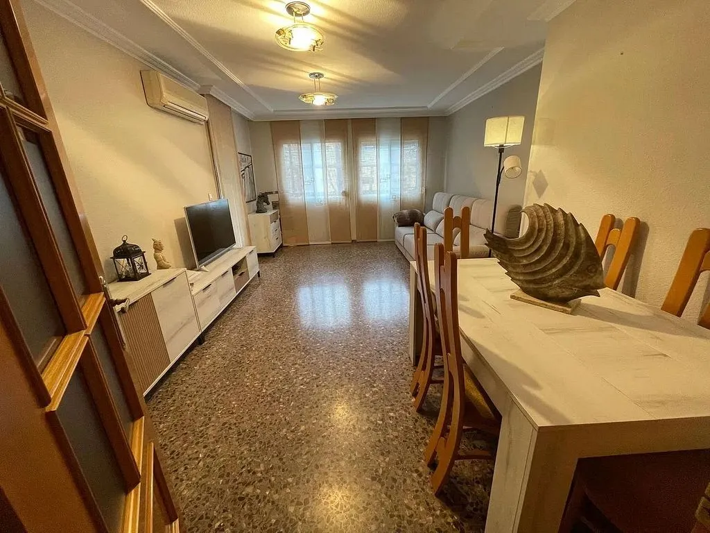 Apartment with Terrace in El Mercado