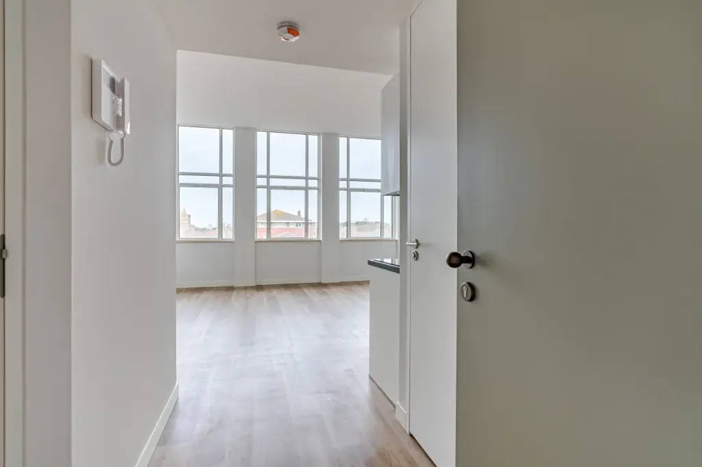 Esik - Studio Apartment with Central Heating in Den Haag