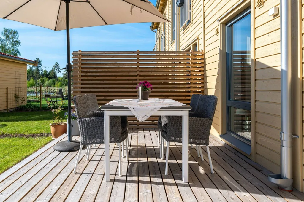 Terrass - Apartment with Garden View in Stallarholmen