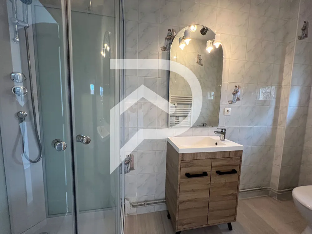 Salles de bain - Appartement Rénové 3 Pièces au 2ème Étage à Périgueux