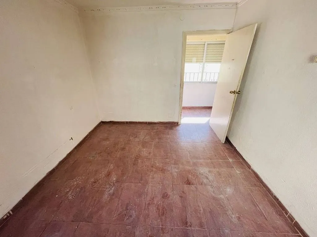 Toad - Flat to Renovate in El Progreso