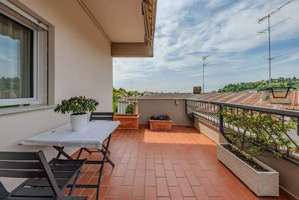 Rõdu - Luxury Penthouse with 4-Directional Views in Conegliano
