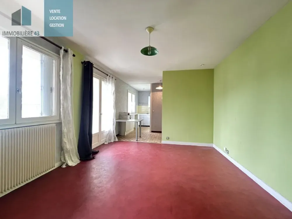 Rooms - 1-Bedroom Apartment with Balcony in Brives