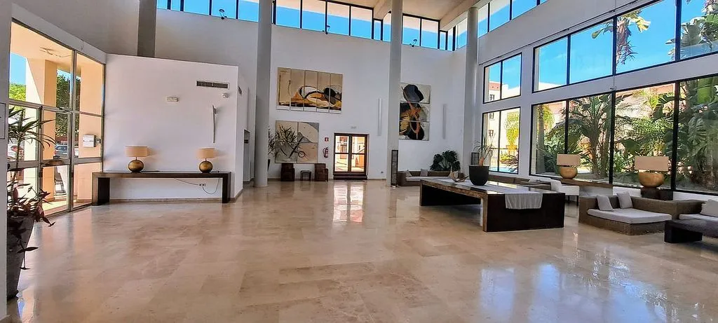 Soggiorno - 1-Bed Apartment with Pool on Avenida Del Decano