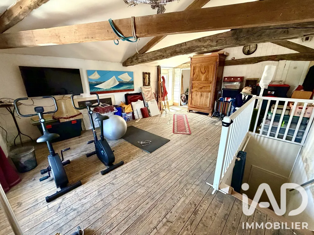 Stanze - Artistic Townhouse with Courtyard in Saint-Savin