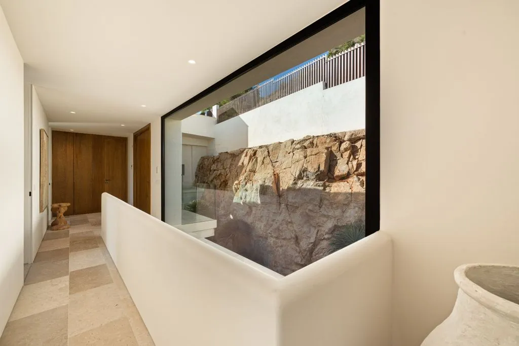 Esik - Luxury Villa with Infinity Pool in Jávea