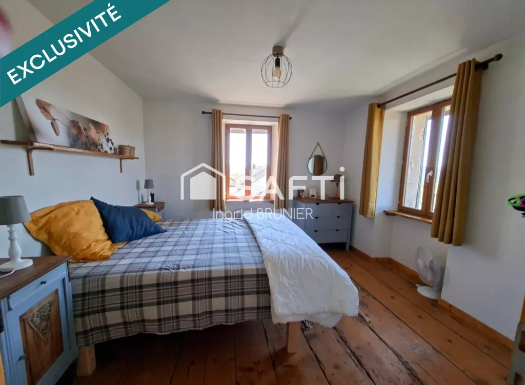 Chambres - Maison Rénovée avec Vue Lac à Lucey