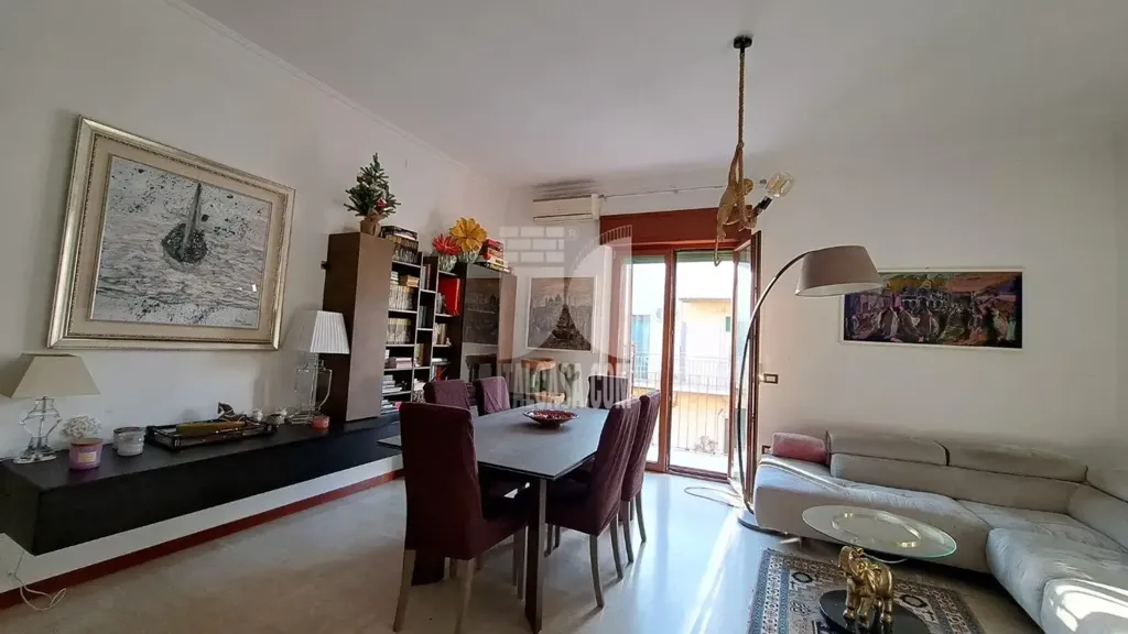 Séjour - Rearfacing Apartment with Balconies in Crotone