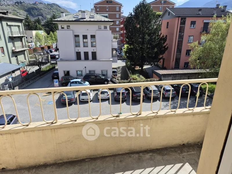 Rõdu - Rustic Apartment with Balcony in Sondrio