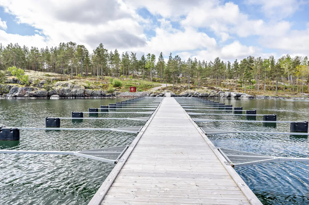 Esterno - Plot for Development with Water Access in Gryts Archipelago