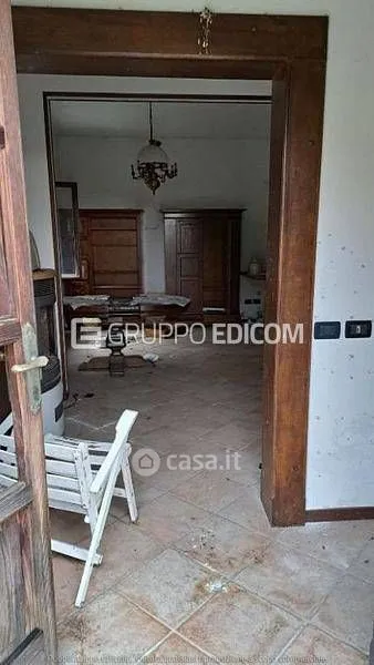 Esik - Villa with Pool in Pombia