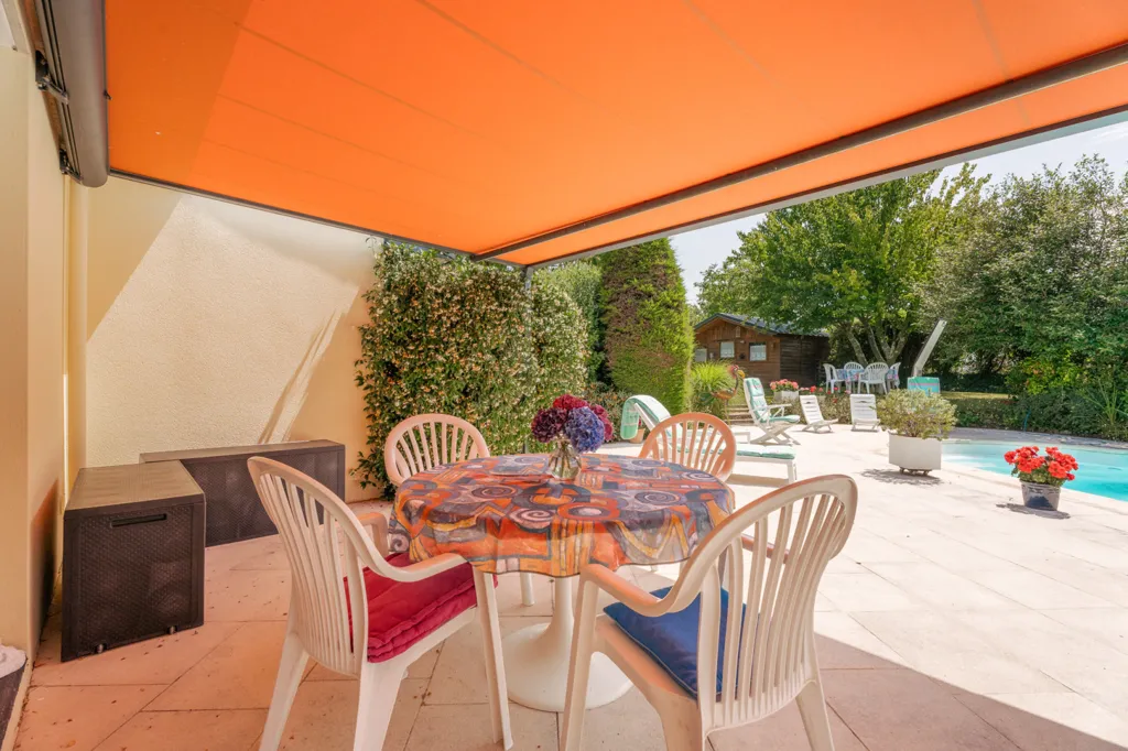 Terrasse - Maison Plain-Pied avec Piscine à Saint-Avé