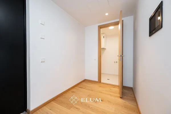 hallway_entrance