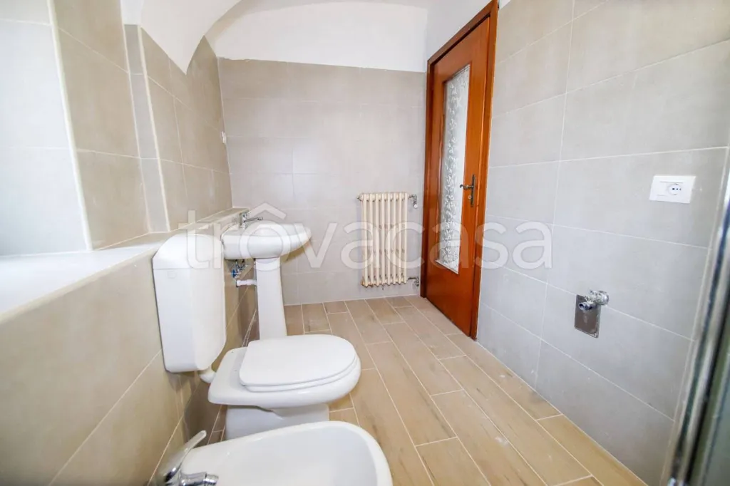 Salles de bain - Terraced House with Vaulted Ceilings in Feletto