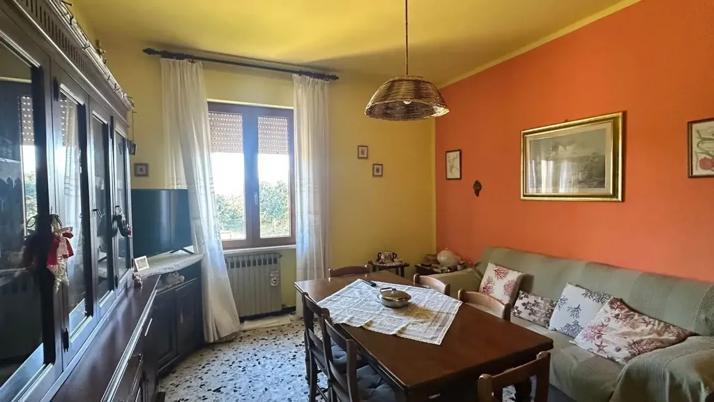 Salle à manger - Quadrilocale with Balcony in Campiglia Marittima