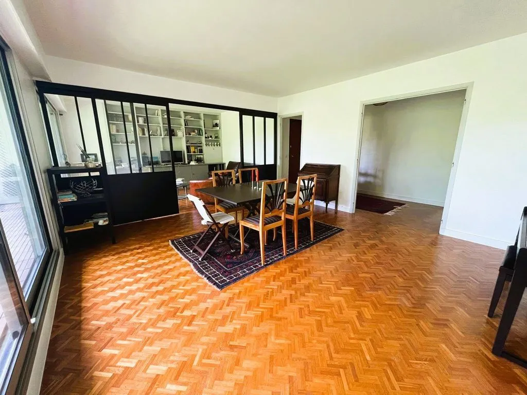 Söögituba - Luxury Flat with Balcony in Rueil-Malmaison