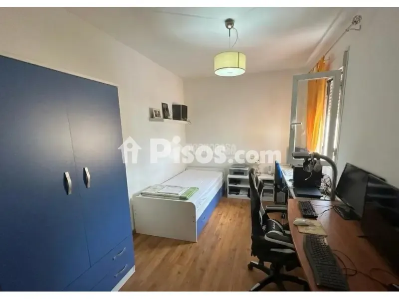Bedrooms - Twin-Storey House with Private Garage in Mengíbar