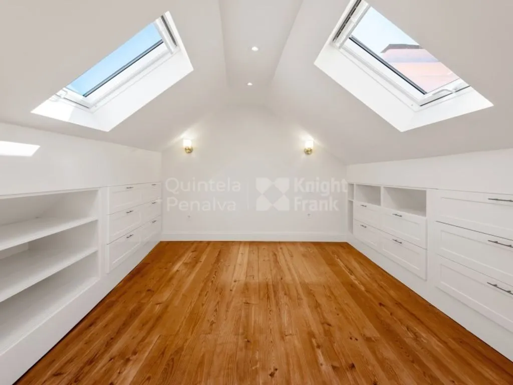 Toad - Refurbished Triplex Flat in Monte Estoril, Cascais