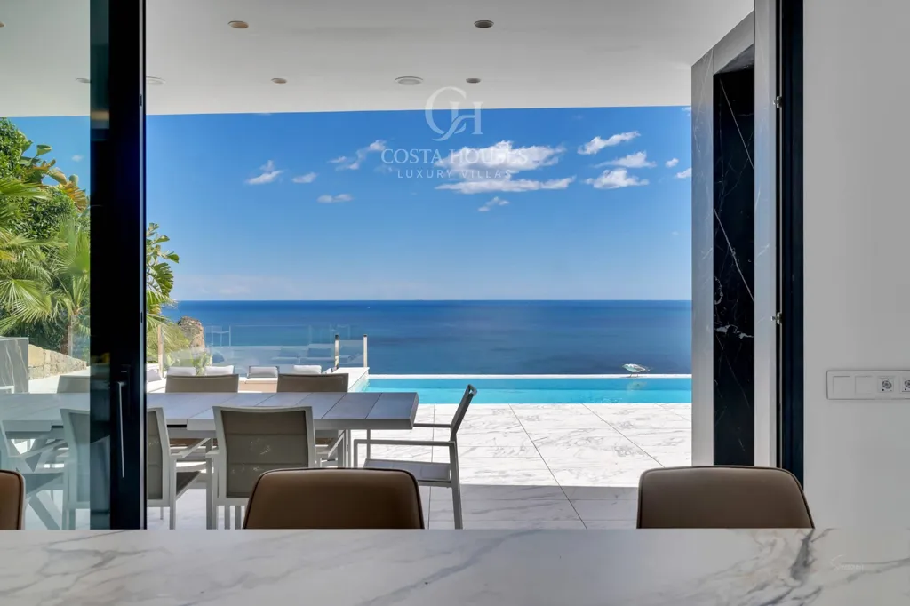 Terrass - Contemporary Villa with Seafront Views in Jávea