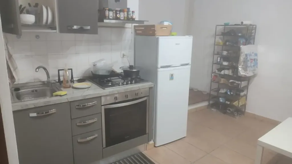 Köök - Modernised Two-Bedroom Flat with Balcony in Naples