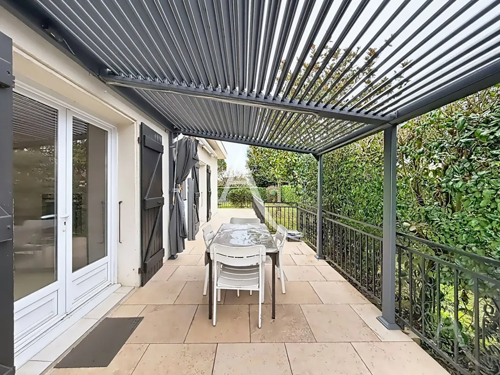 Terrace - Detached House with Garden in Saubens