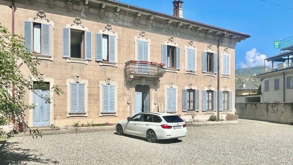 Exterior - Historic Villa with Private Garden in Intra