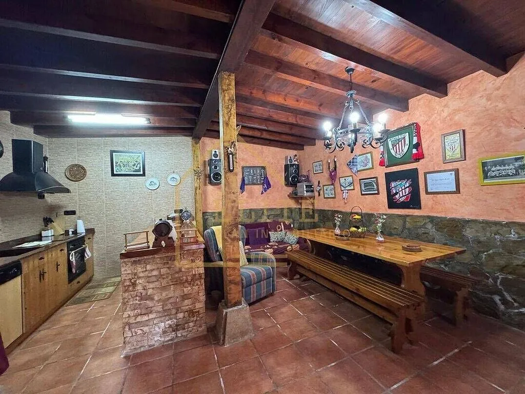 Sala da pranzo - Chalet with Terrace in Baltezana, Castro Urdiales