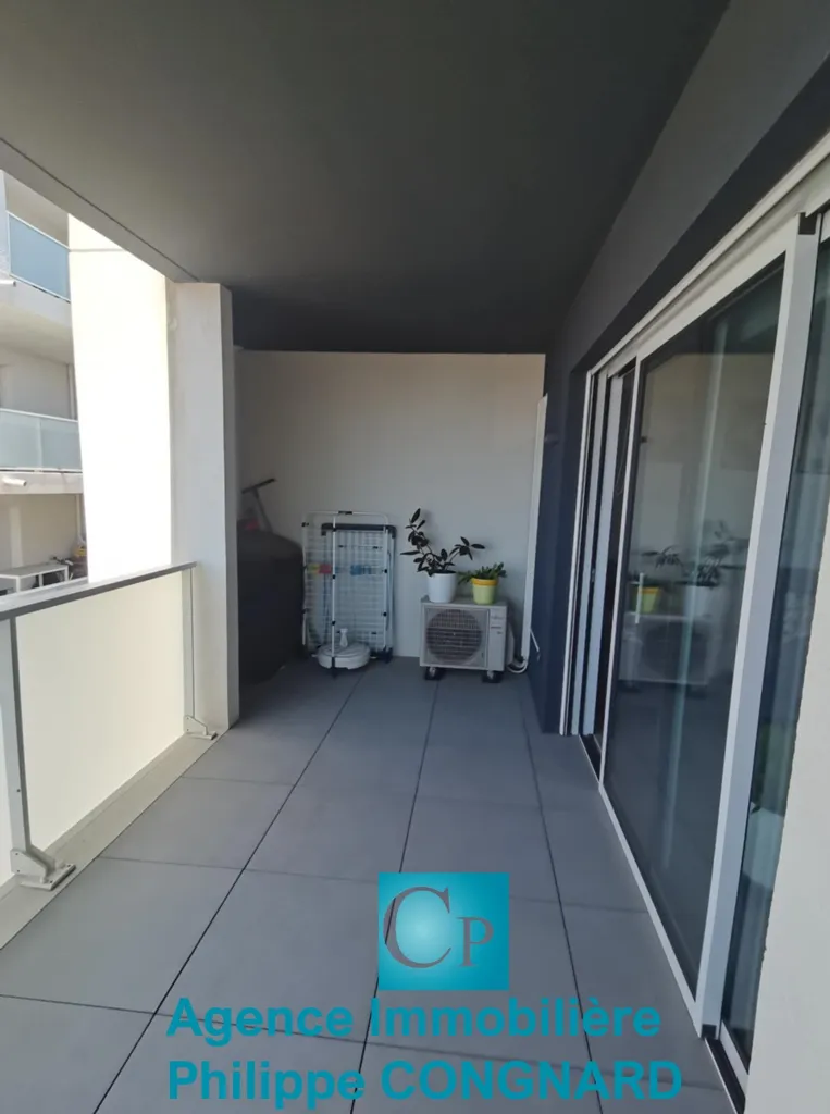 Rõdu - Recent Apartment with Terrace near Serignan