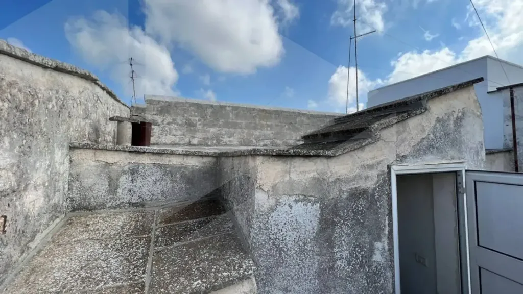 Aed - Trilocale with Terrace in Central Ostuni