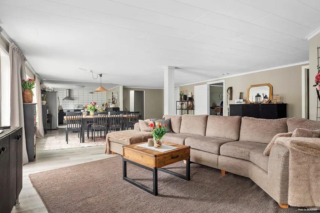 Elutuba - Spacious Villa with Garden in Natural Setting