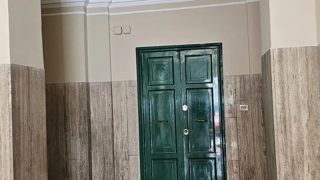hallway_entrance