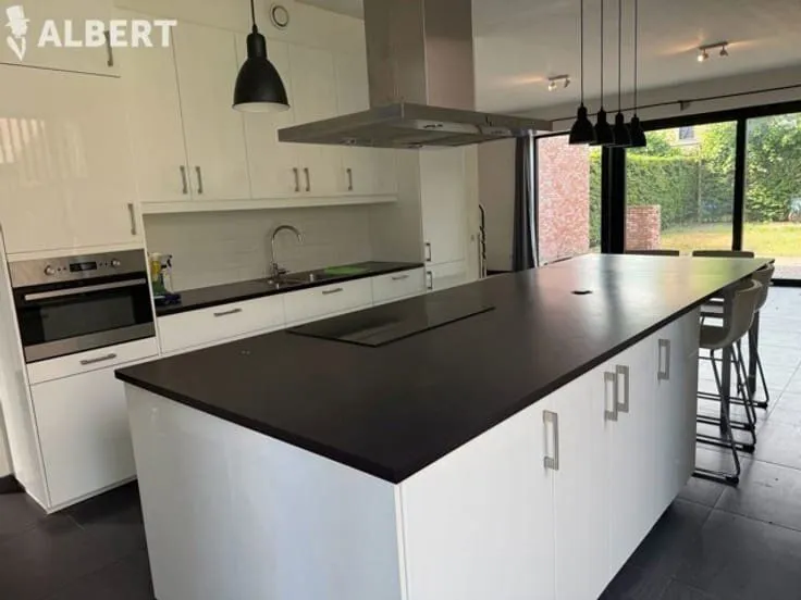 Cucina - Modern House with Terrace in Quiet Setting
