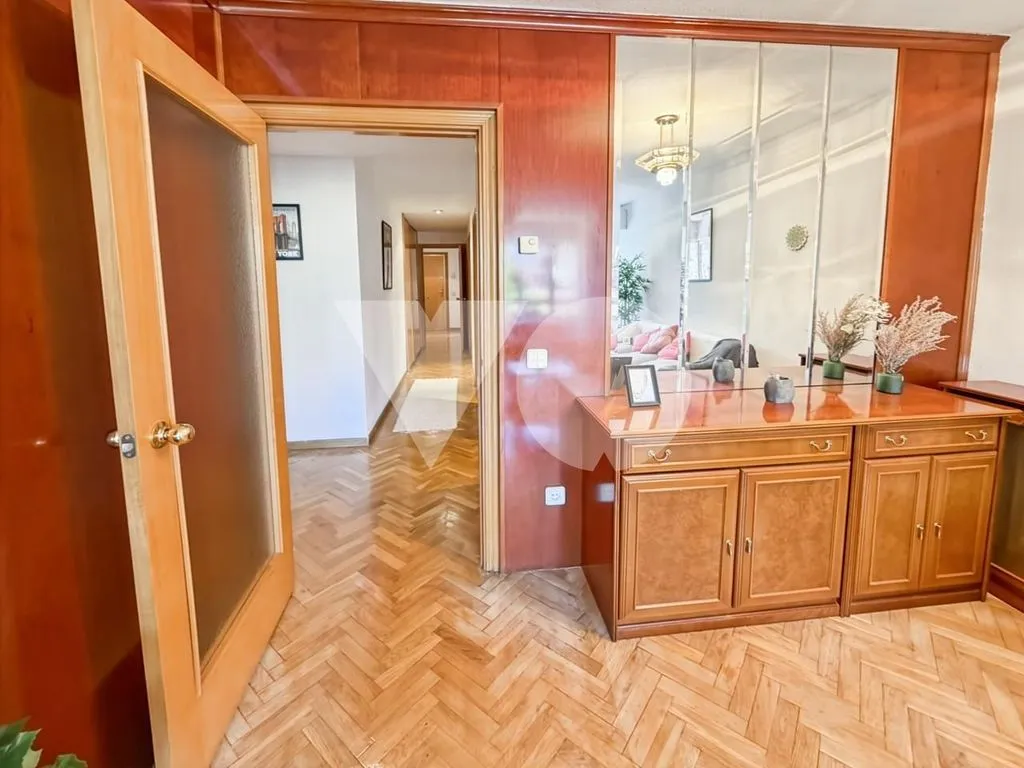 Entrée - Luxury Apartment with Pool in Las Rosas, Madrid