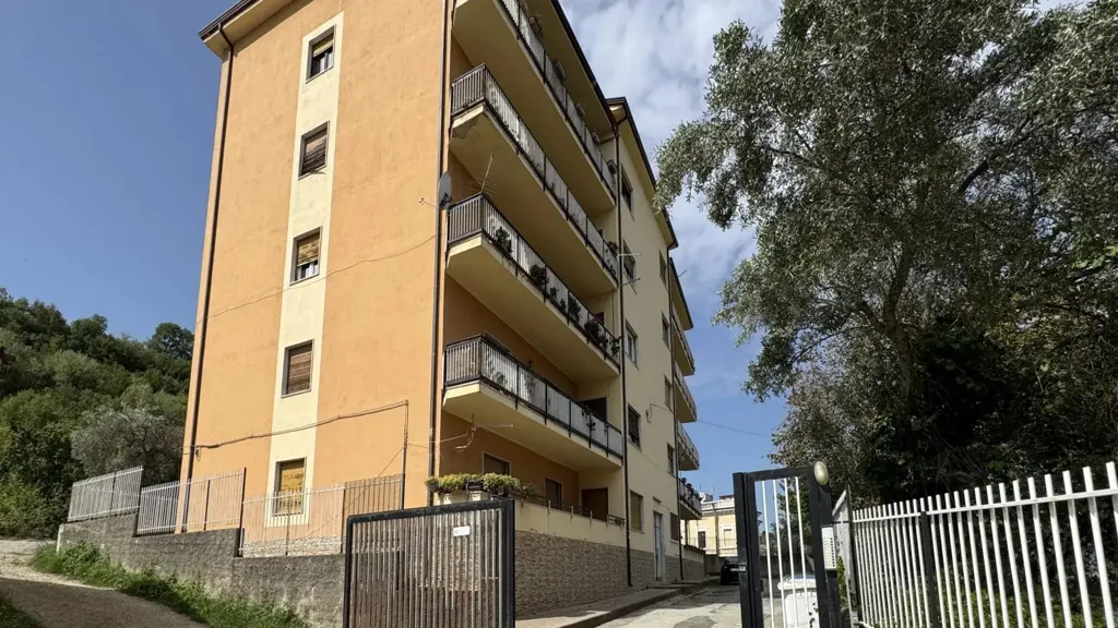 Välivaade - Apartment with Balcony in Cosenza