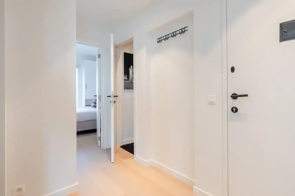 hallway_entrance