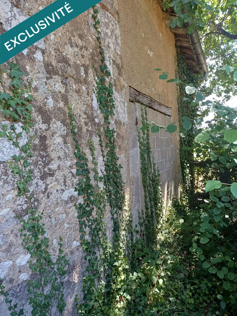 Aed - Ancient House with Constructible Land in Saint-Quentin-de-Chalais