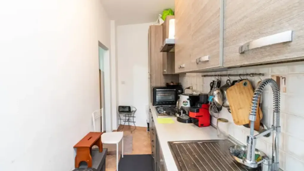 Cuisine - Studio Flat with Balcony in Cinisello Balsamo