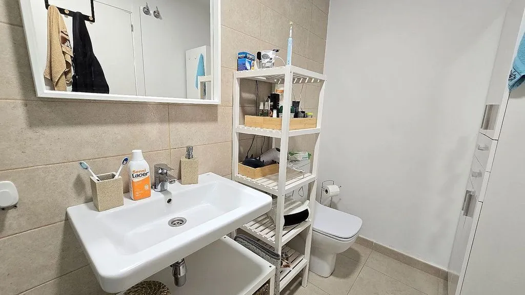 Vannitoad - Modern Flat with Terrace in Parque Mediterráneo