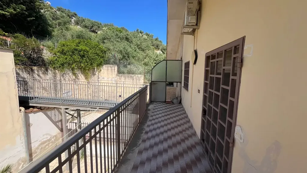 Balcon - Villa Portion with Garden in Casteldaccia