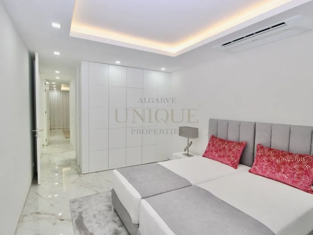 Magamistoad - Luxury Flat with Rooftop Pool in Lagos