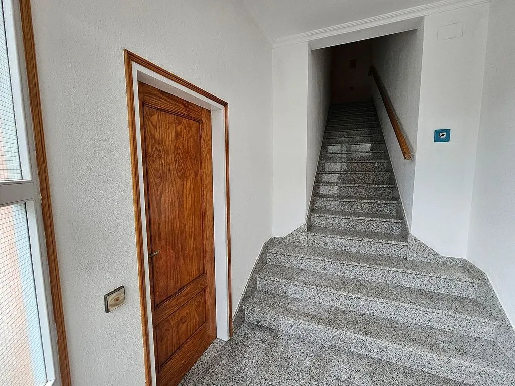 Toad - Terraced House with Balcony in Olot